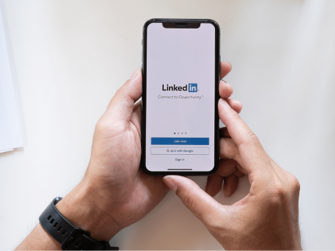 5 Tips to Make Your LinkedIn Profile Stand Out to Executive Recruiters